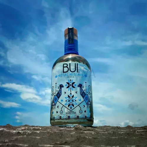 BUI Artesanal Joven Mezcal 0,7L - Tequila