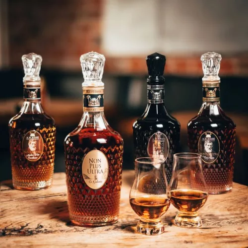 A. H. Riise Non Plus Ultra La Galante Rum 0,7L