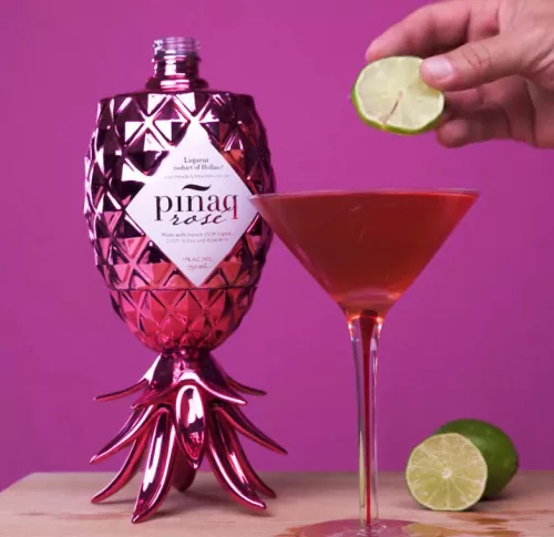 Pinaq Rosé Trópusi Gyümölcs Likőr 0,75L - Rum